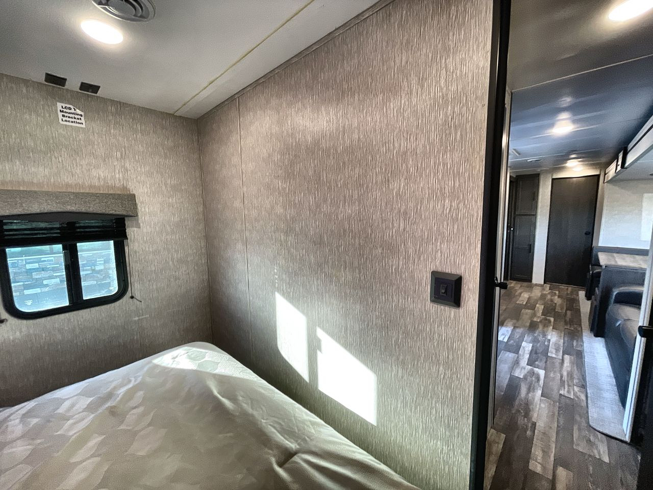 2022 KEYSTONE CRUISER AIRE 33BHB