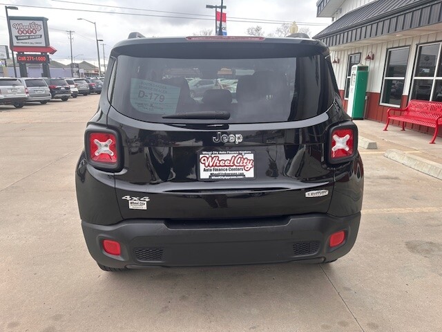 2017 Jeep RENEGADE LATITUDE Located at Wheel City Auto Sioux Falls light-box-slides