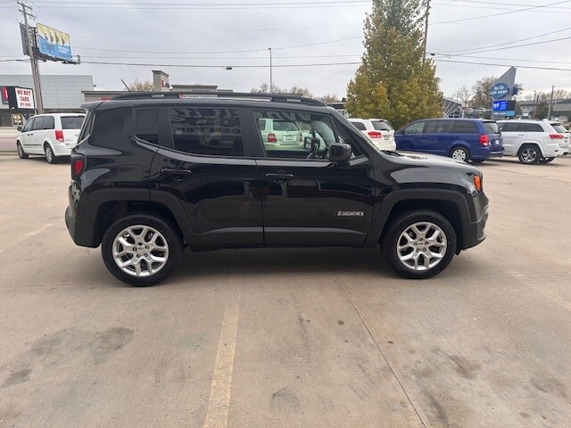2017 Jeep RENEGADE LATITUDE Located at Wheel City Auto Sioux Falls light-box-slides