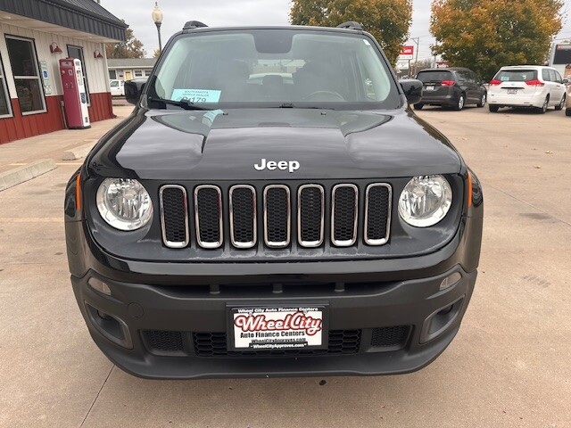 2017 Jeep RENEGADE LATITUDE Located at Wheel City Auto Sioux Falls light-box-slides