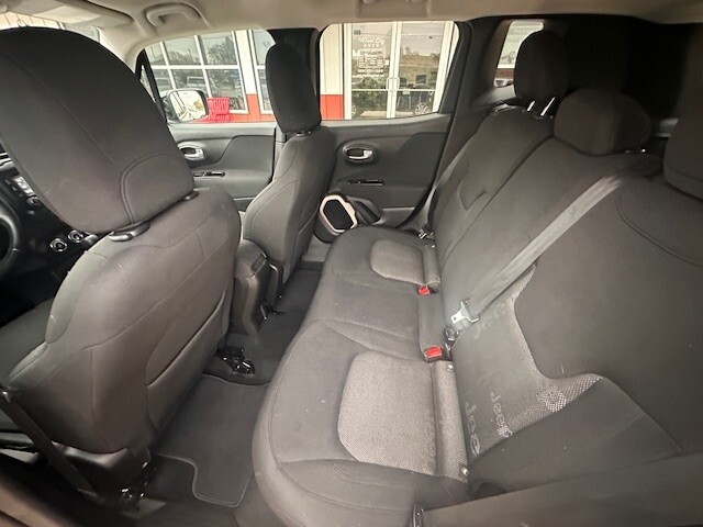 2017 Jeep RENEGADE LATITUDE Located at Wheel City Auto Sioux Falls light-box-slides