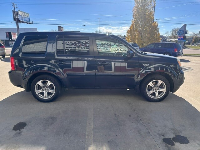 2012 Honda PILOT EXL Located at Wheel City Auto Sioux Falls light-box-slides