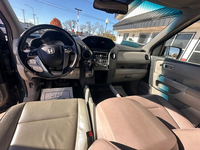 2012 Honda PILOT EXL Located at Wheel City Auto Sioux Falls light-box-slides
