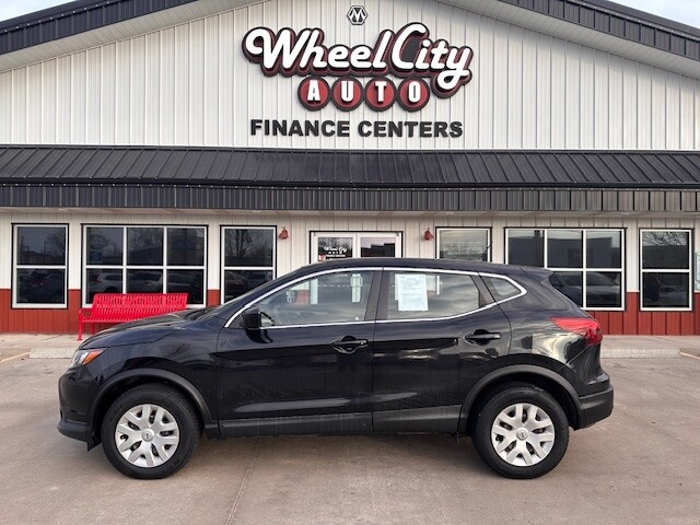 2018 Nissan Rogue Sport S's photo