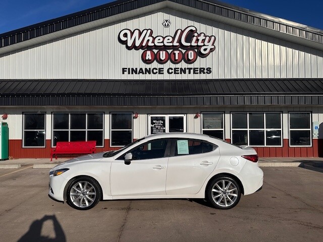 2017 Mazda Mazda3 Touring's photo