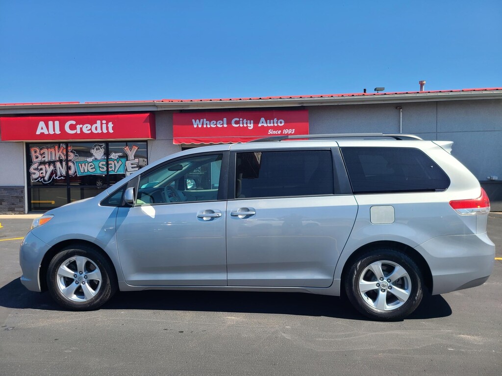 2014 Toyota Sienna LE
