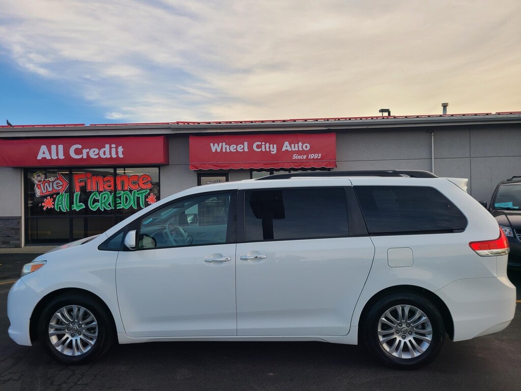 2013 Toyota Sienna XLE
