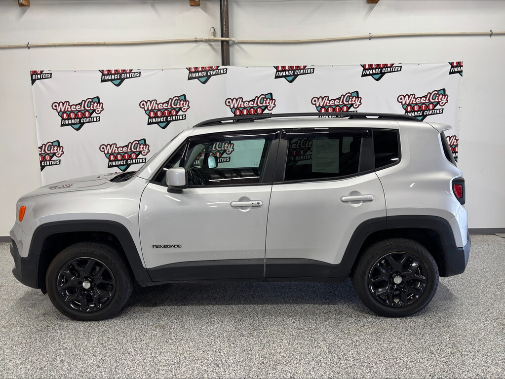 2015 Jeep RENEGADE LATITUDE Located at Wheel City Auto Lincoln light-box-slides