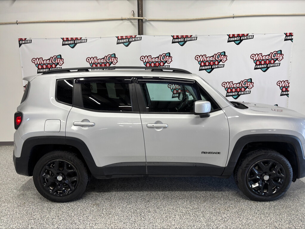 2015 Jeep RENEGADE LATITUDE Located at Wheel City Auto Lincoln light-box-slides