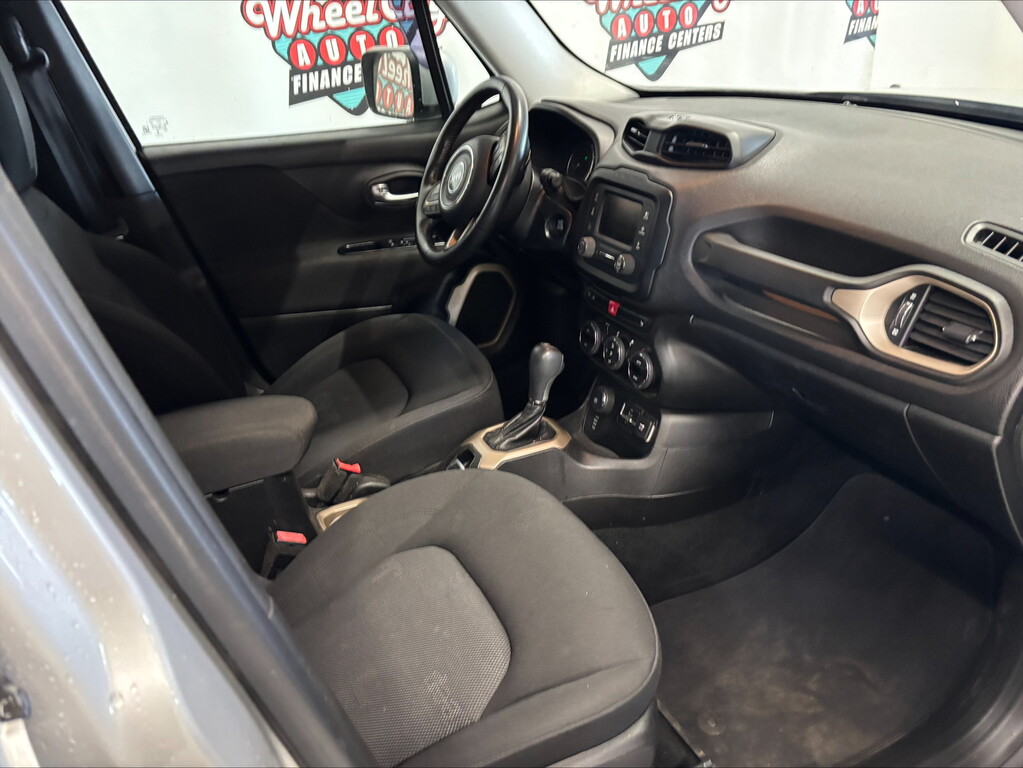 2015 Jeep RENEGADE LATITUDE Located at Wheel City Auto Lincoln light-box-slides