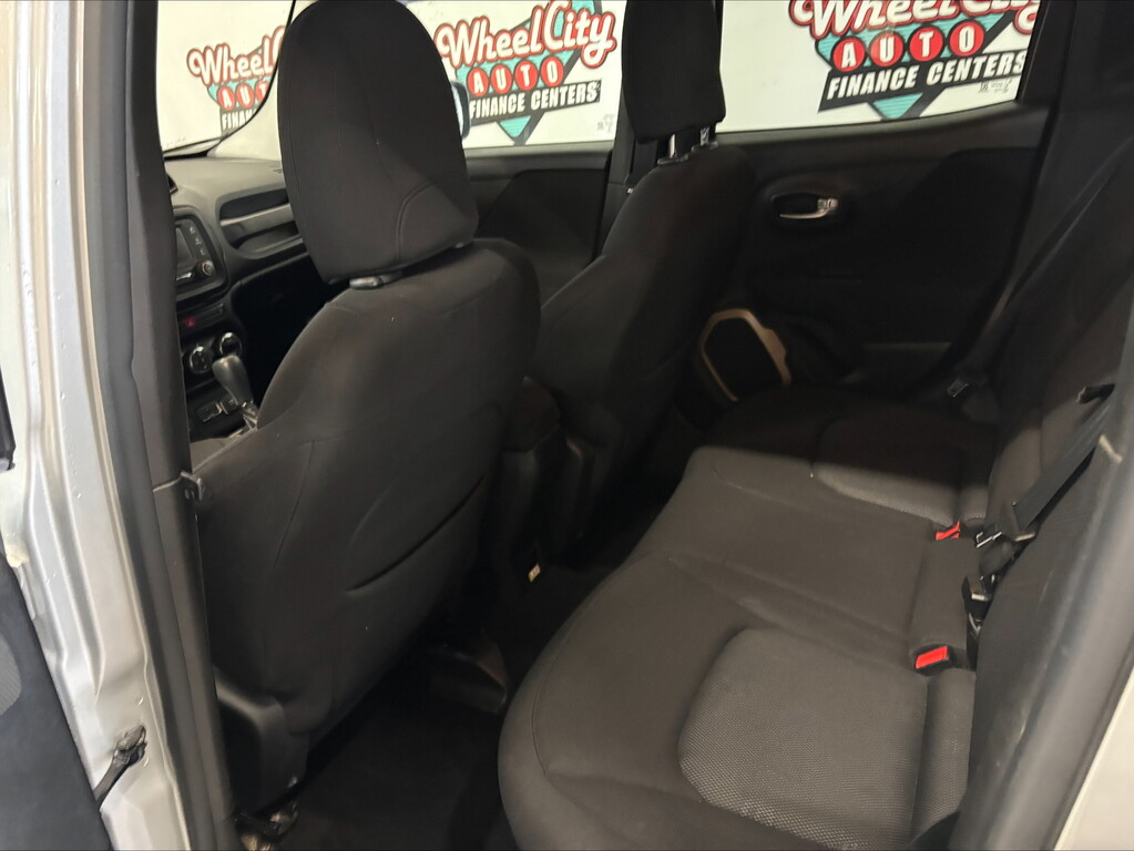 2015 Jeep RENEGADE LATITUDE Located at Wheel City Auto Lincoln light-box-slides