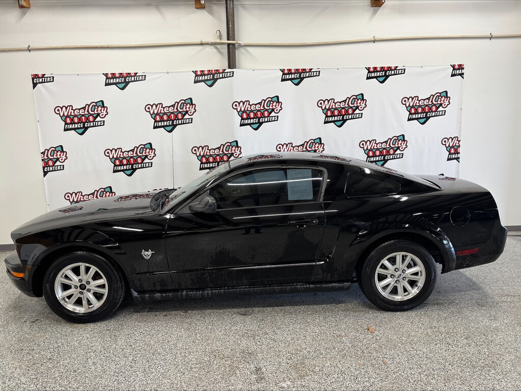 2009 Ford Mustang Premium's photo