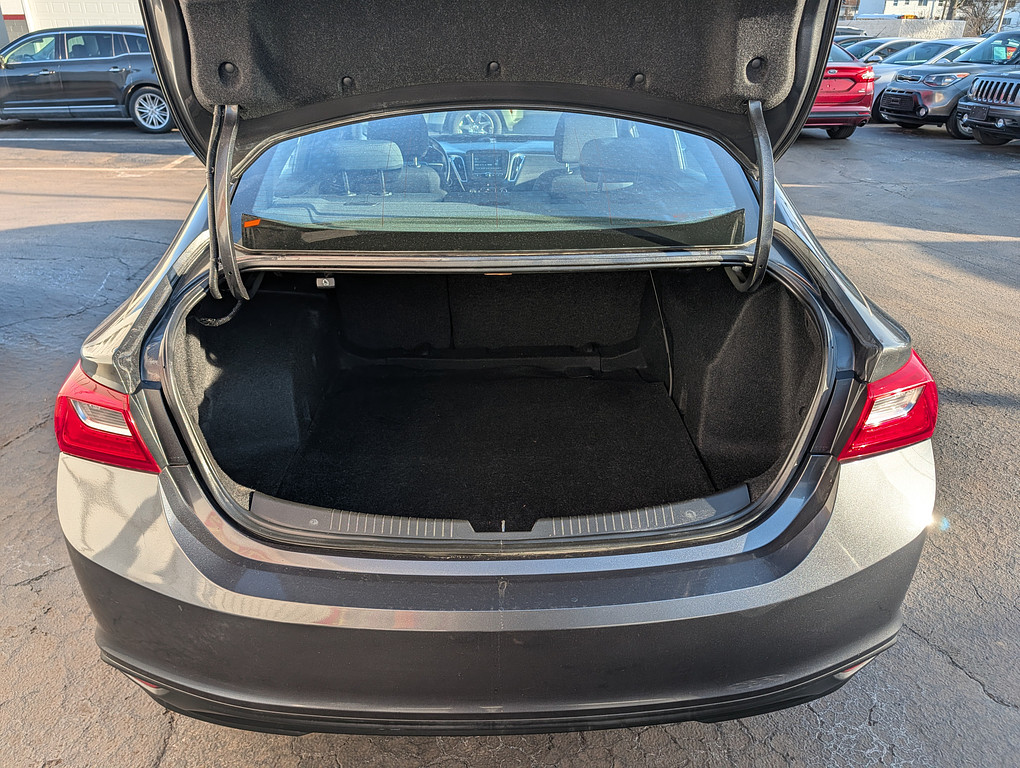 2016 Chevrolet MALIBU LT 1LT Located at Circus Auto Sales light-box-slides