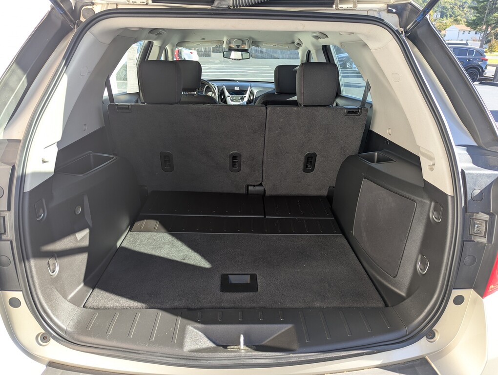 2013 Chevrolet EQUINOX LS Located at Circus Auto Sales light-box-slides