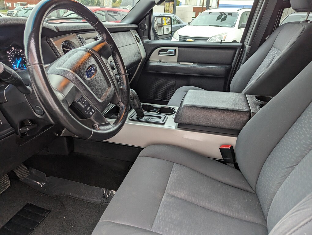 2016 Ford EXPEDITION EL XLT K Located at Circus Auto Sales slide-image