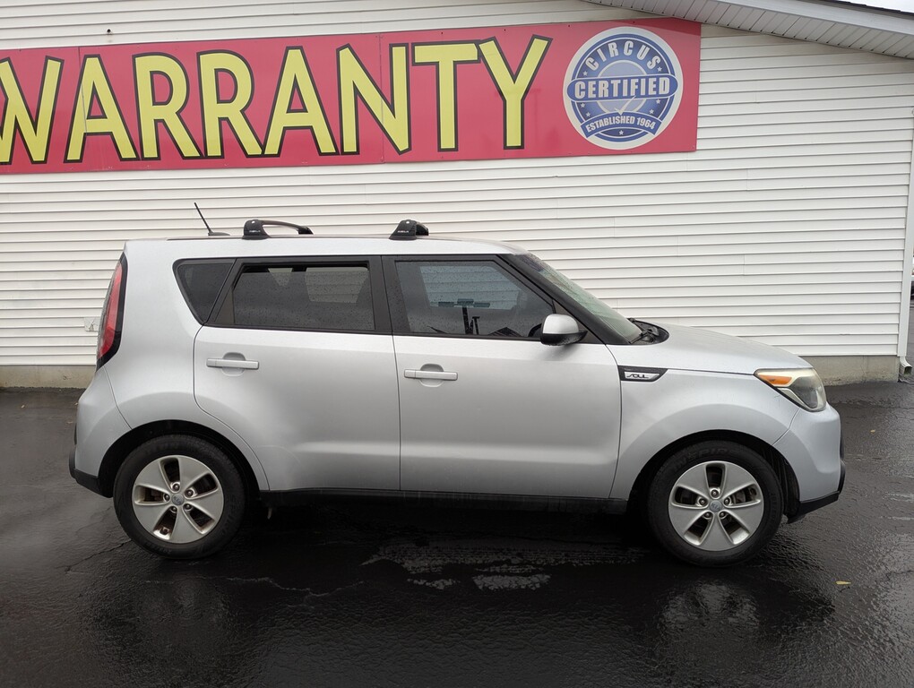 2015 Kia Soul Located at Circus Auto Sales slide-image