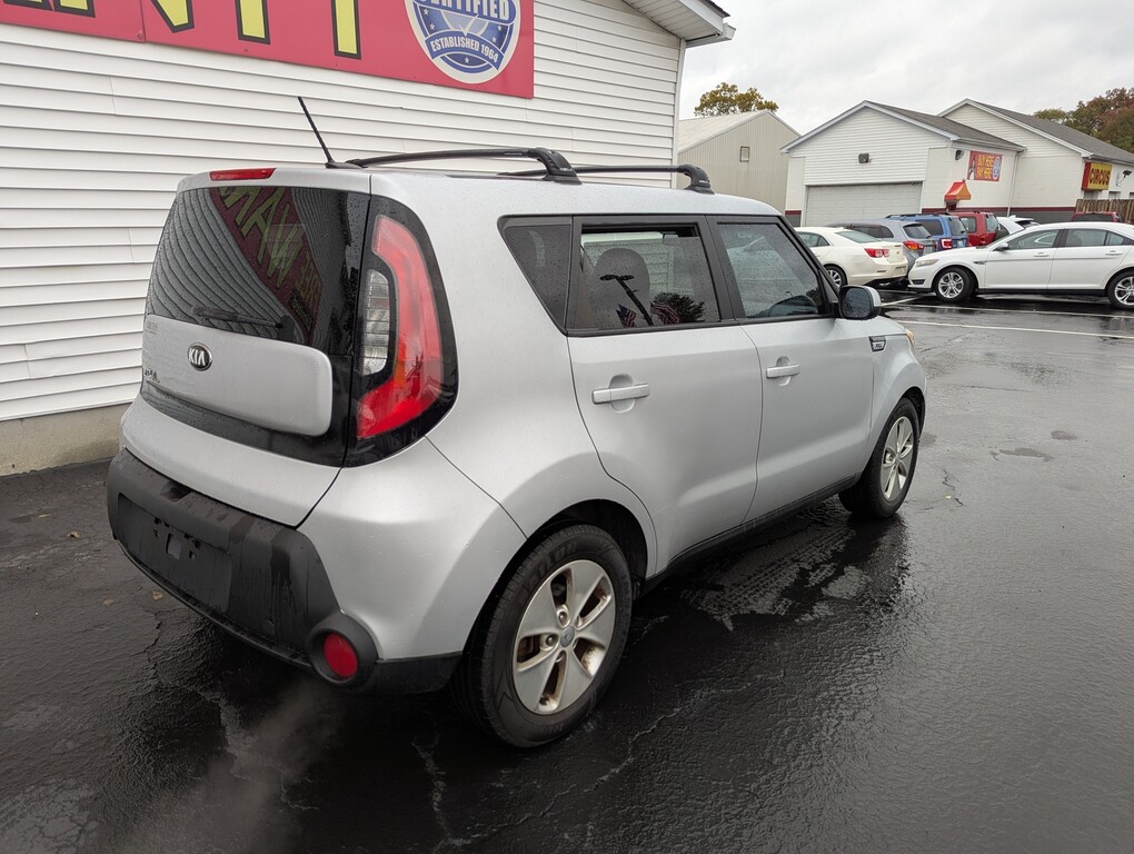 2015 Kia Soul Located at Circus Auto Sales slide-image
