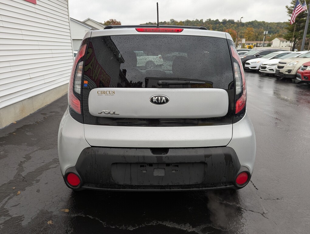 2015 Kia Soul Located at Circus Auto Sales slide-image