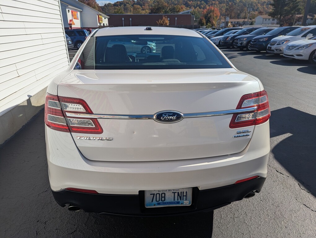 2014 Ford TAURUS SEL Located at Circus Auto Sales light-box-slides