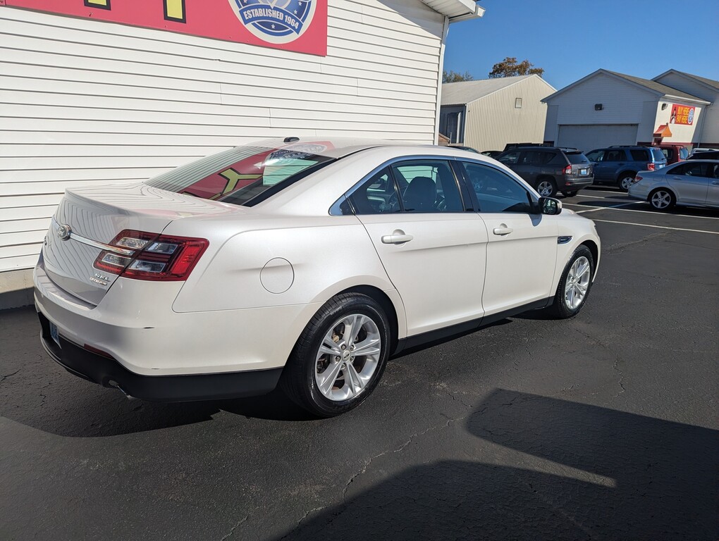 2014 Ford TAURUS SEL Located at Circus Auto Sales light-box-slides