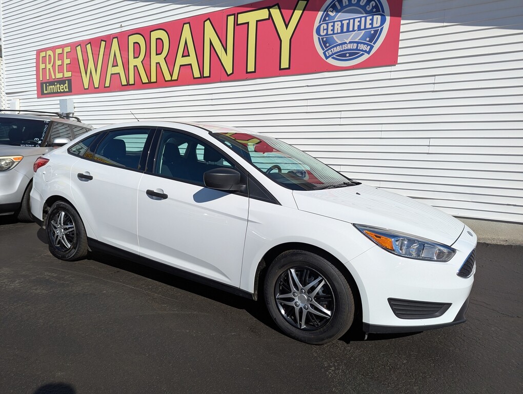 2015 Ford Focus S's photo