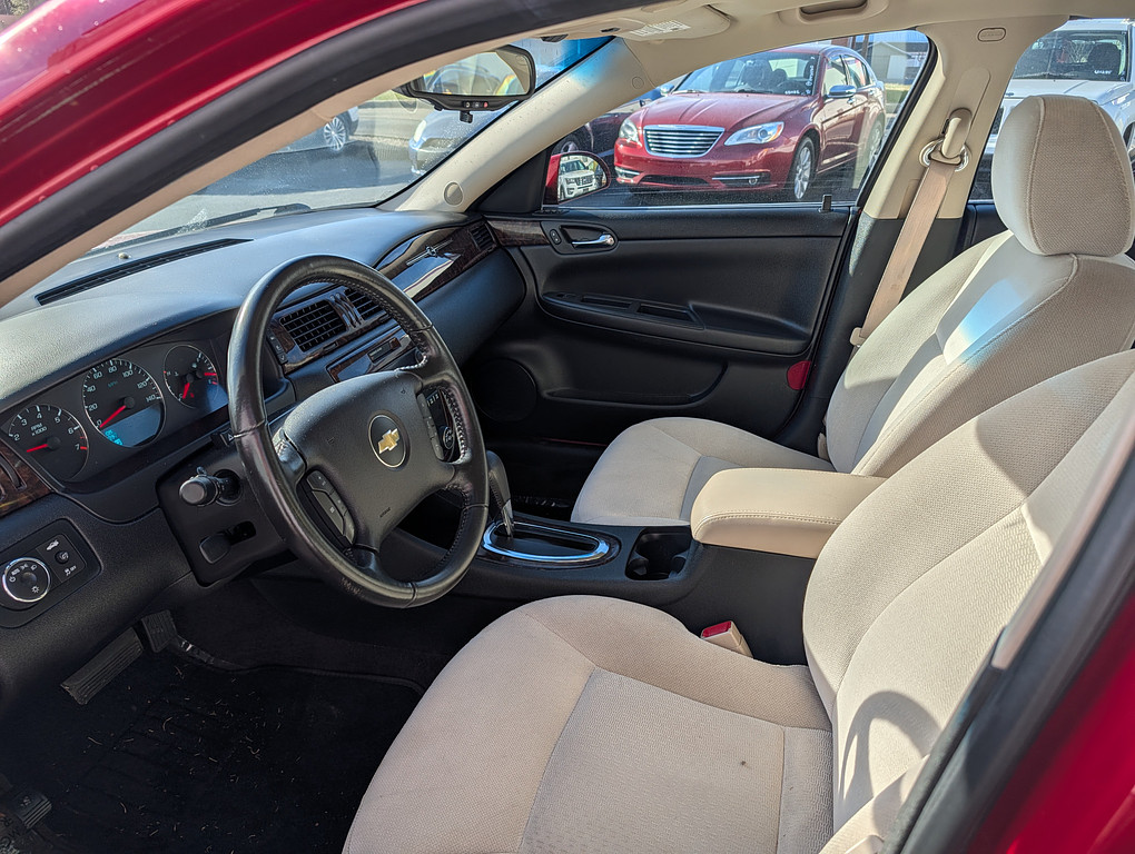 2013 Chevrolet IMPALA LT FLEET Located at Circus Auto Sales light-box-slides