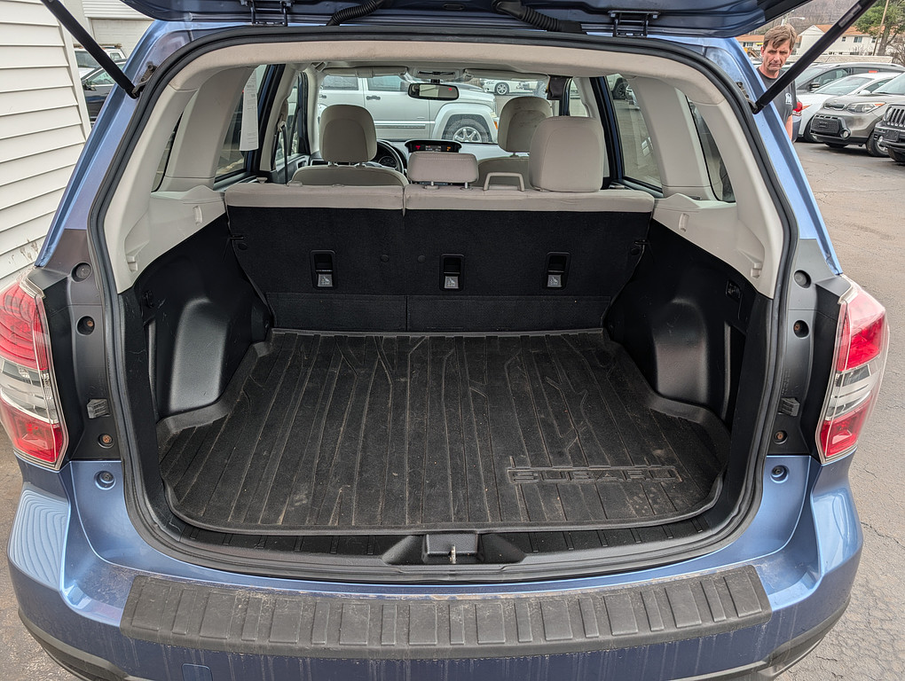 2016 Subaru FORESTER 25I PREMIU Located at Circus Auto Sales light-box-slides