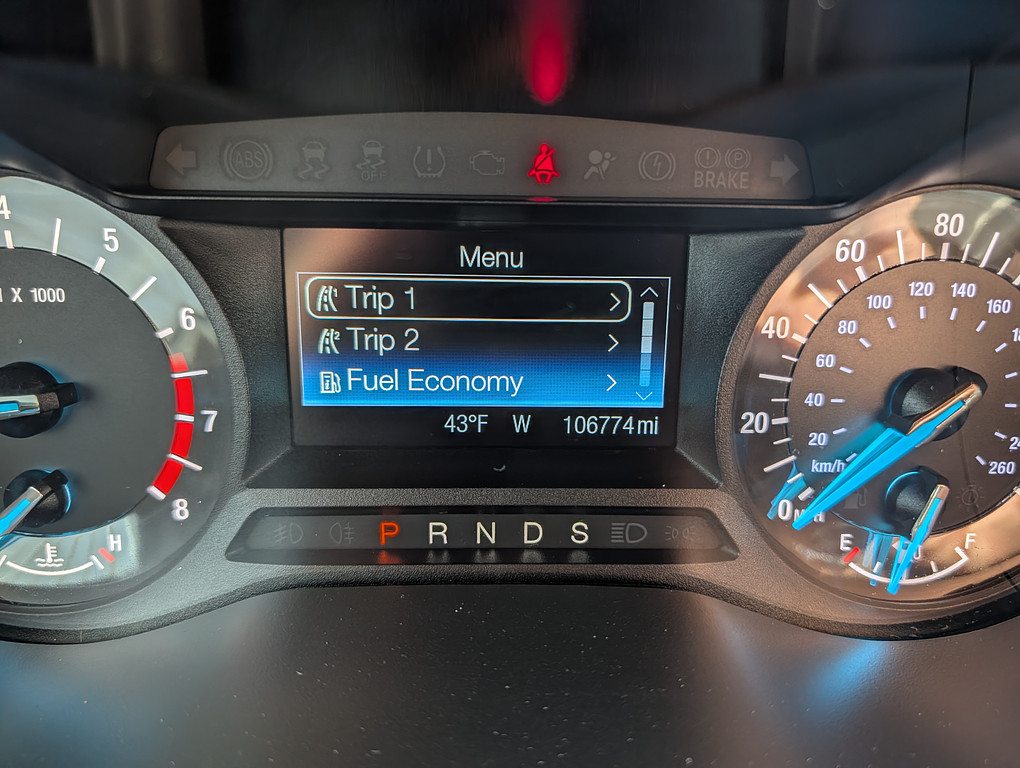 2013 Ford FUSION SE Located at Circus Auto Sales slide-image