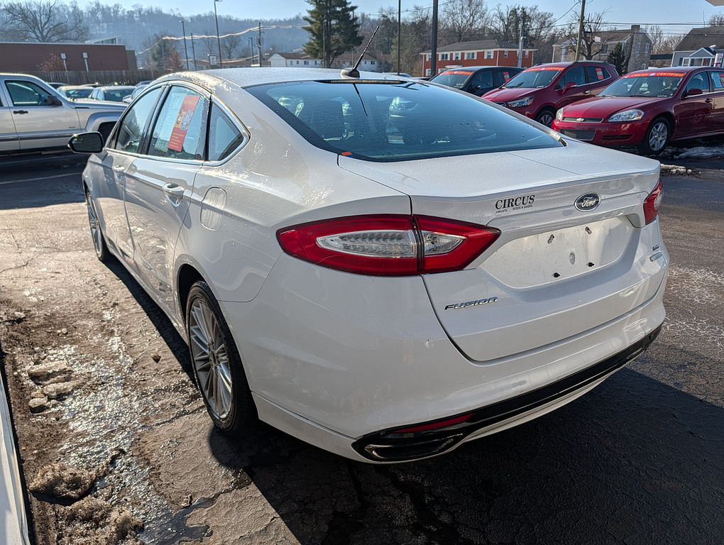 2013 Ford FUSION SE Located at Circus Auto Sales light-box-slides