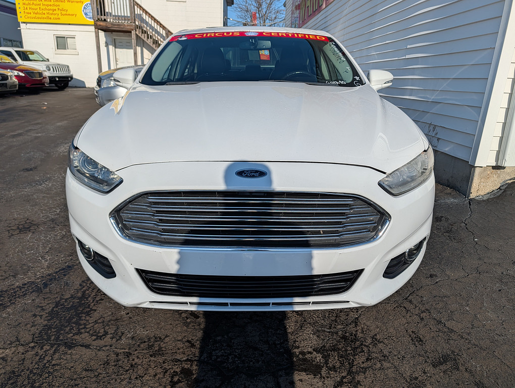 2013 Ford FUSION SE Located at Circus Auto Sales light-box-slides
