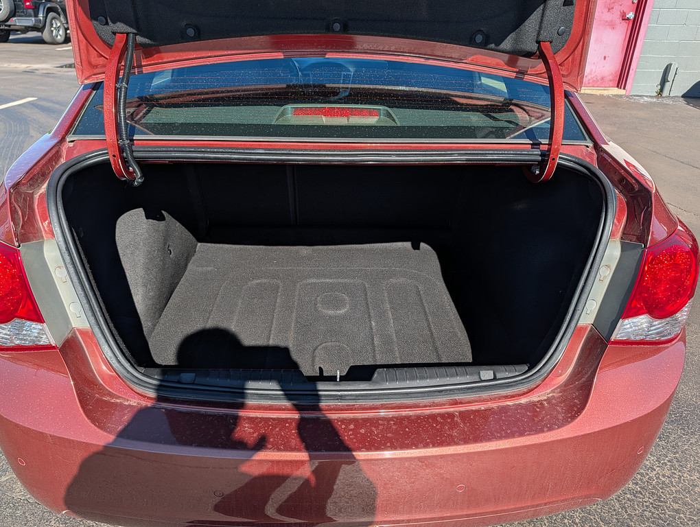 2012 Chevrolet CRUZE Located at Circus Auto Sales slide-image