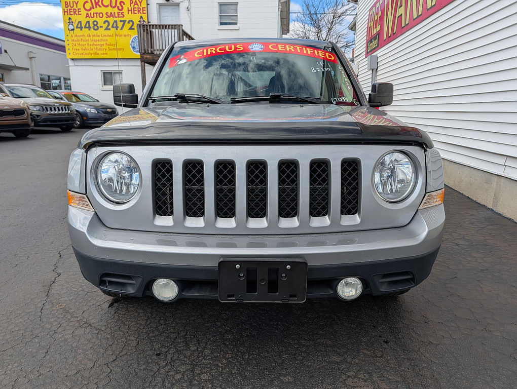 2015 Jeep PATRIOT SPORT Located at Circus Auto Sales light-box-slides