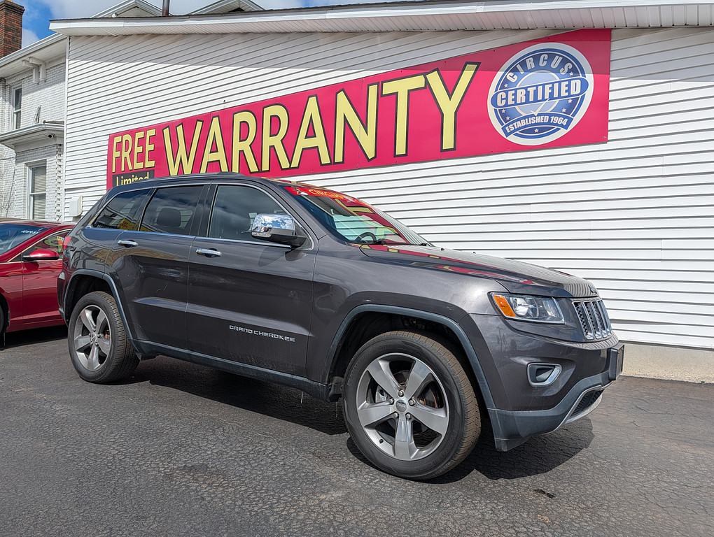 2015 Jeep GRAND CHEROKEE LIMIT Located at Circus Auto Sales light-box-slides