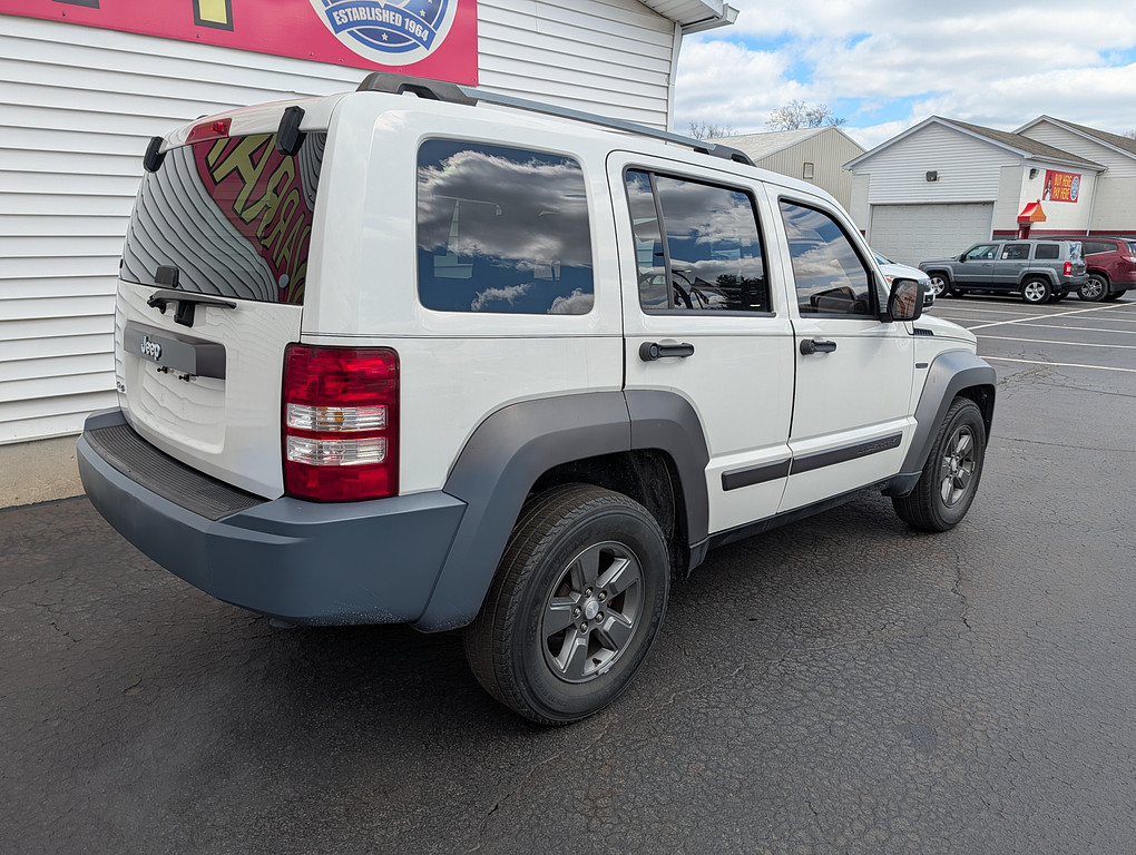 2010 Jeep LIBERTY RENEGADE Located at Circus Auto Sales light-box-slides
