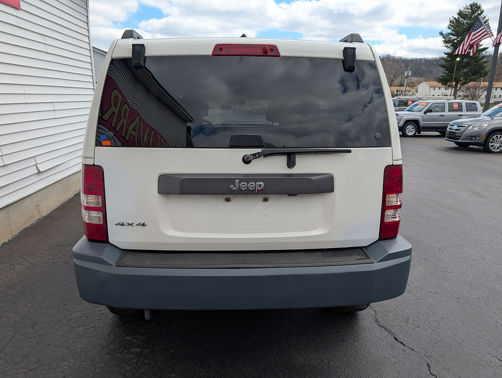 2010 Jeep LIBERTY RENEGADE Located at Circus Auto Sales light-box-slides