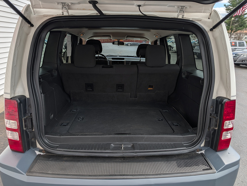 2010 Jeep LIBERTY RENEGADE Located at Circus Auto Sales light-box-slides