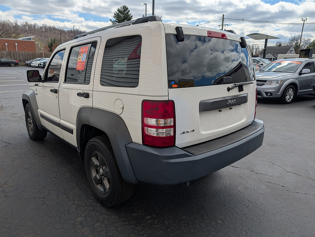 2010 Jeep LIBERTY RENEGADE Located at Circus Auto Sales light-box-slides