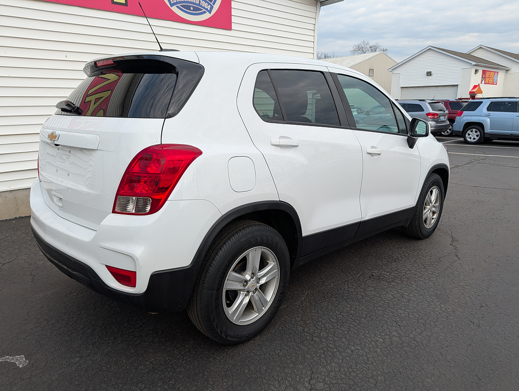 2020 Chevrolet TRAX LS Located at Circus Auto Sales light-box-slides