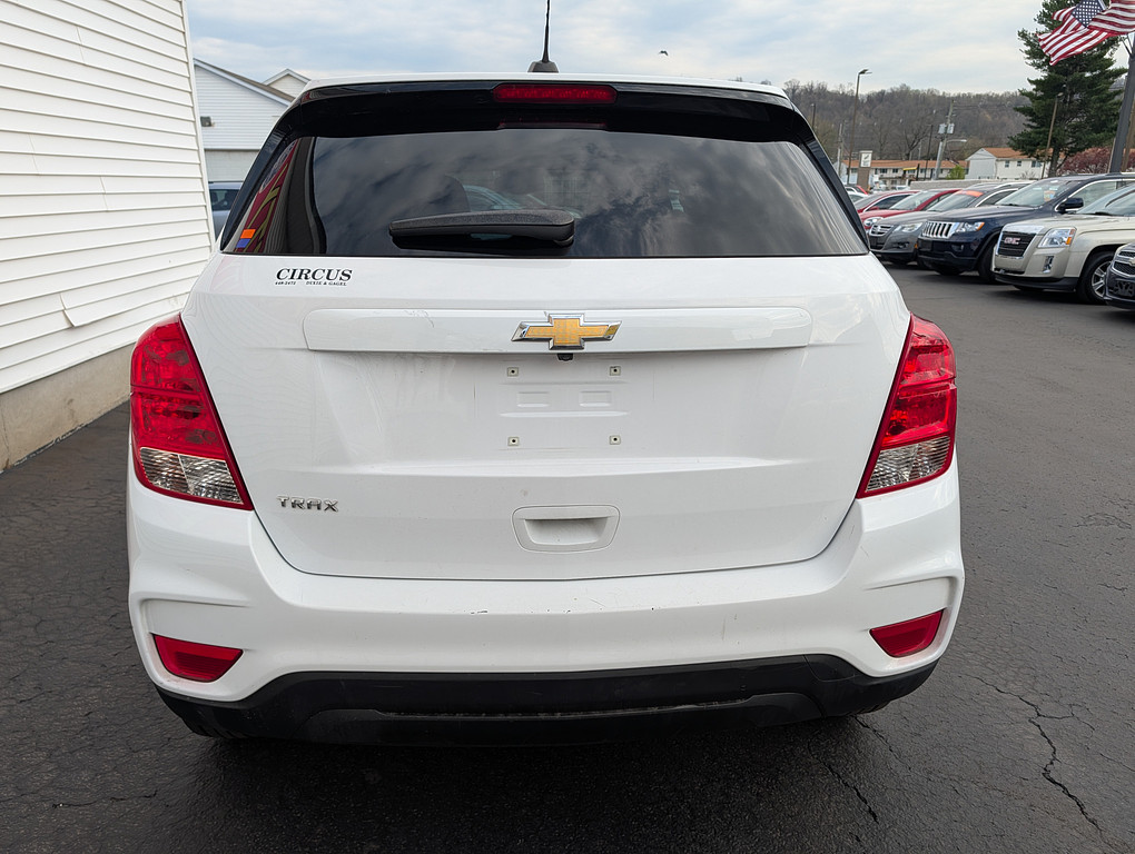 2020 Chevrolet TRAX LS Located at Circus Auto Sales light-box-slides