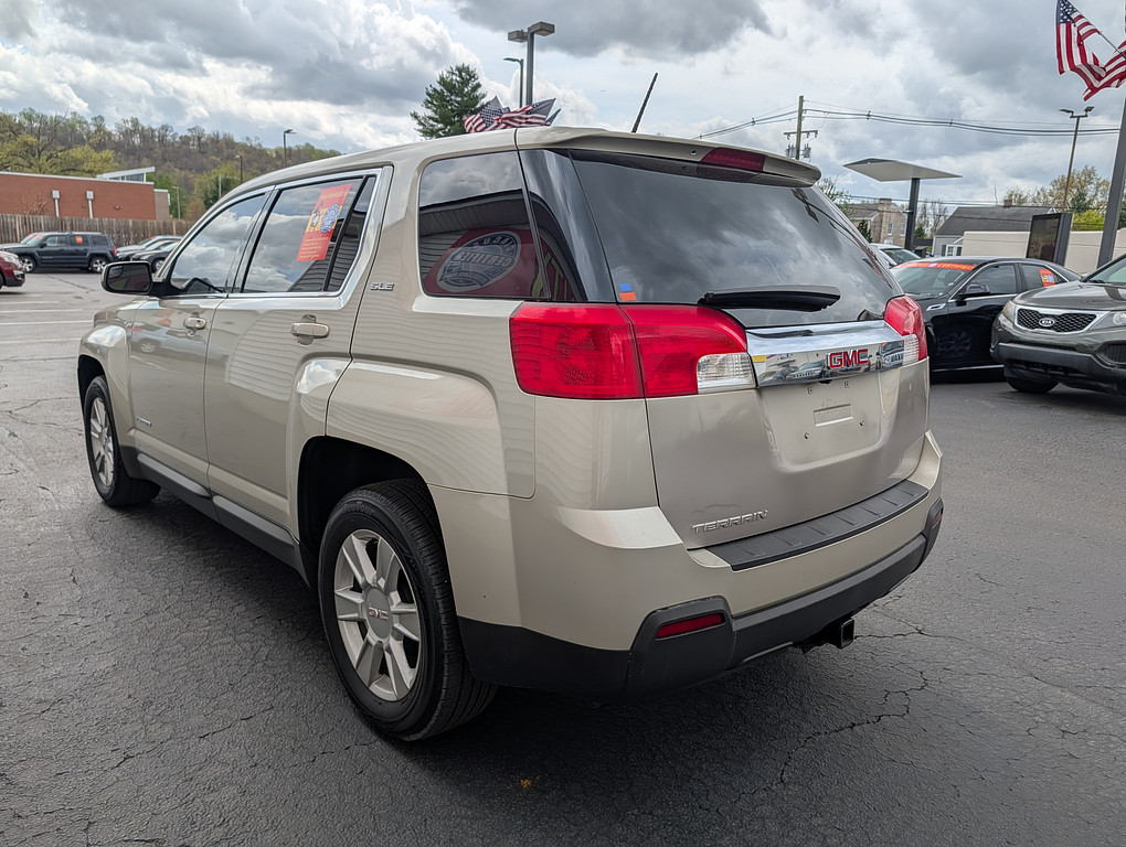 2013 GMC TERRAIN SLE1 Located at Circus Auto Sales light-box-slides