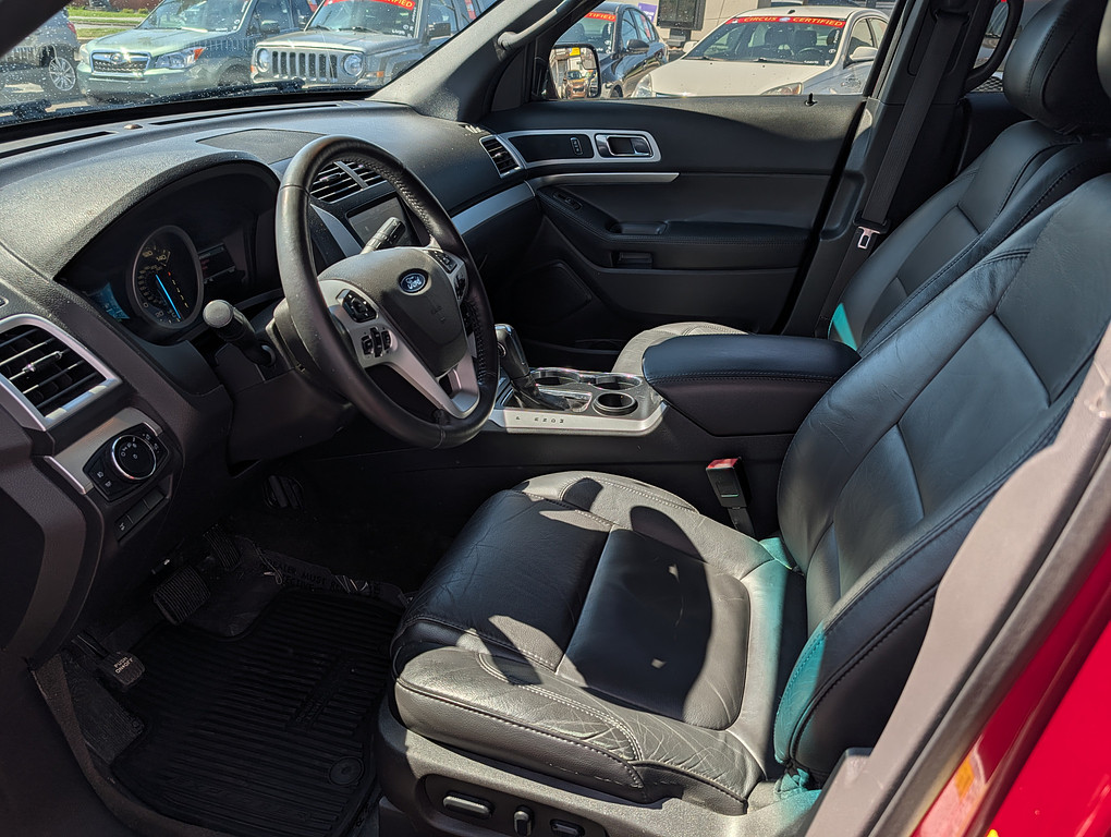 2015 Ford Explorer XLT Located at Circus Auto Sales light-box-slides