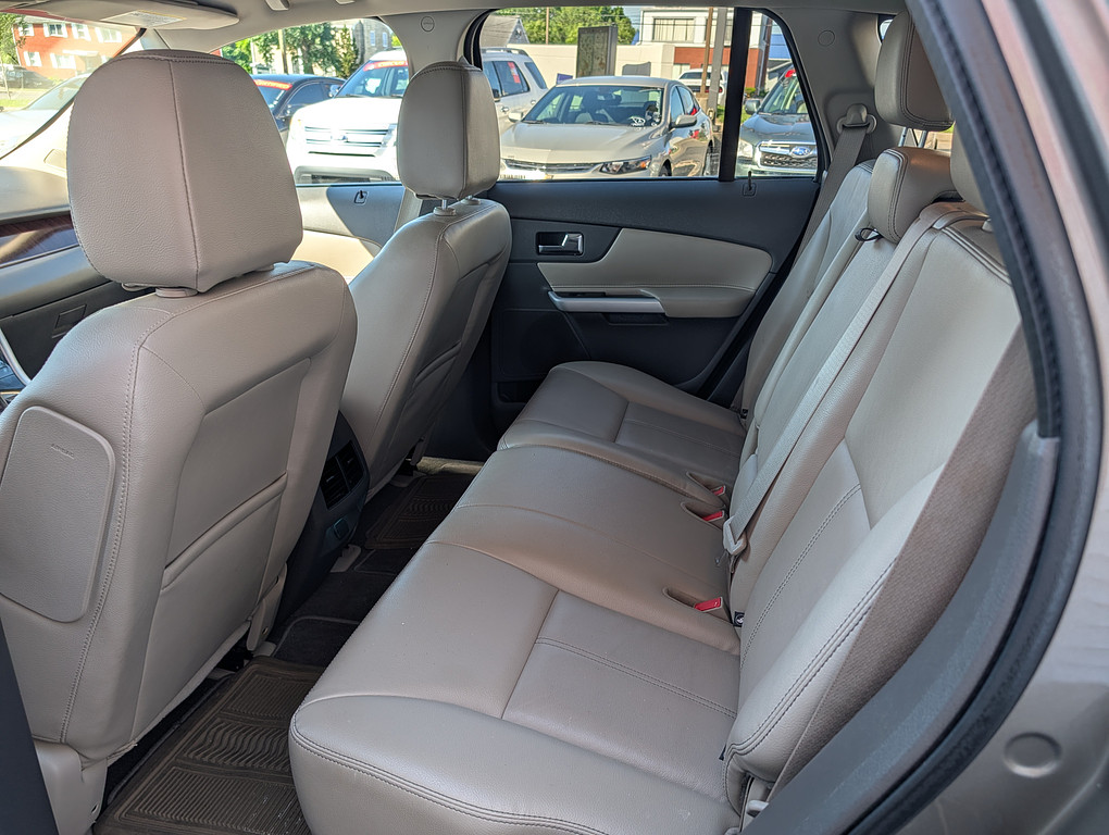 2013 Ford EDGE LIMITED Located at Circus Auto Sales light-box-slides