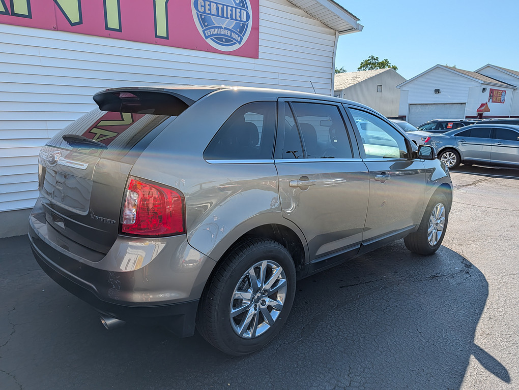 2013 Ford EDGE LIMITED Located at Circus Auto Sales light-box-slides