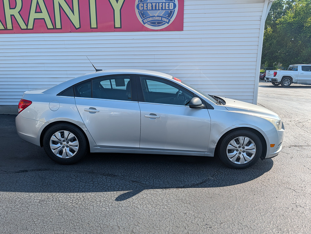 2012 Chevrolet CRUZE 2LS Located at Circus Auto Sales slide-image
