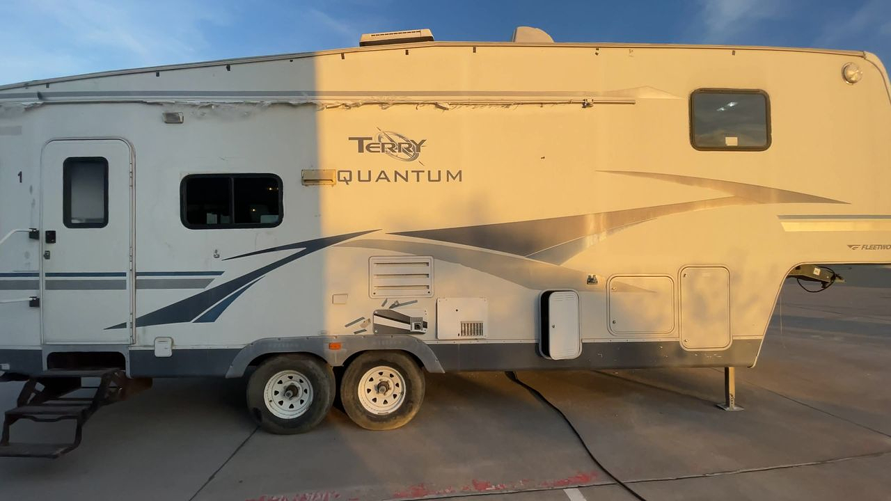 2005 TERRY QUANTUM 305RLDS
