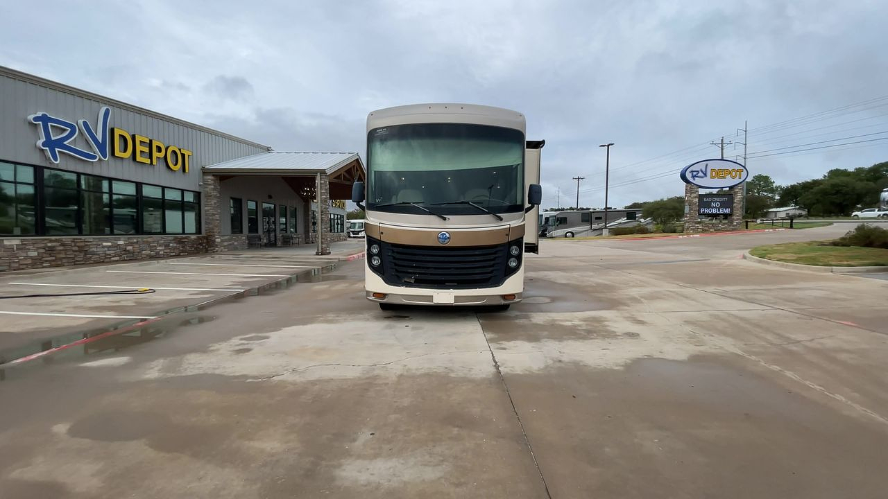 2014 HOLIDAY RAMBLER VACATIONER 33SFD