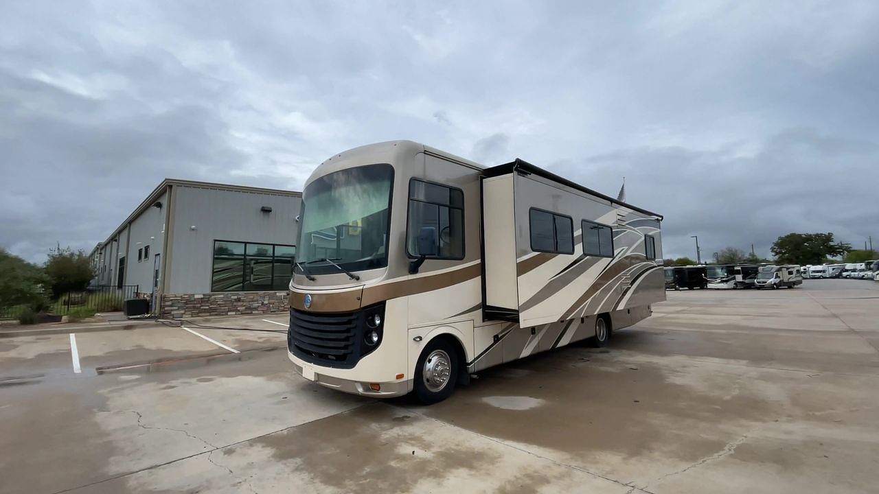 2014 HOLIDAY RAMBLER VACATIONER 33SFD