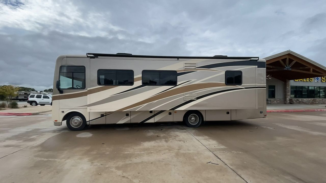 2014 HOLIDAY RAMBLER VACATIONER 33SFD