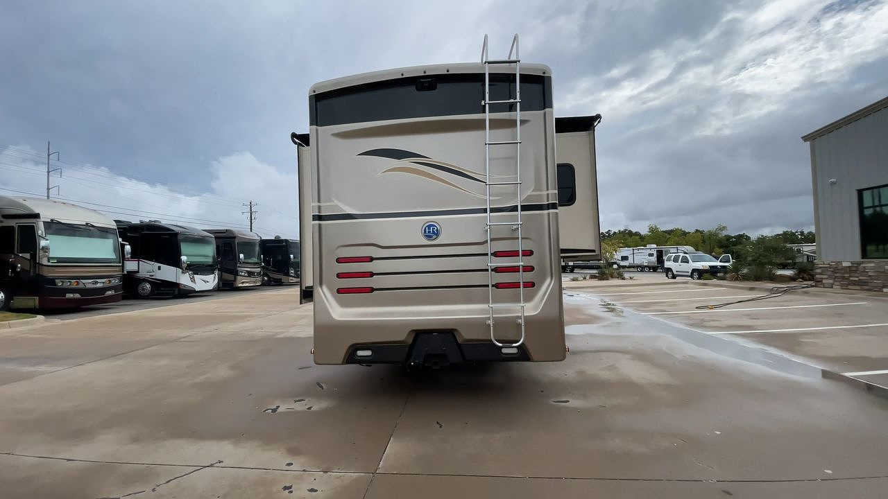 2014 HOLIDAY RAMBLER VACATIONER 33SFD