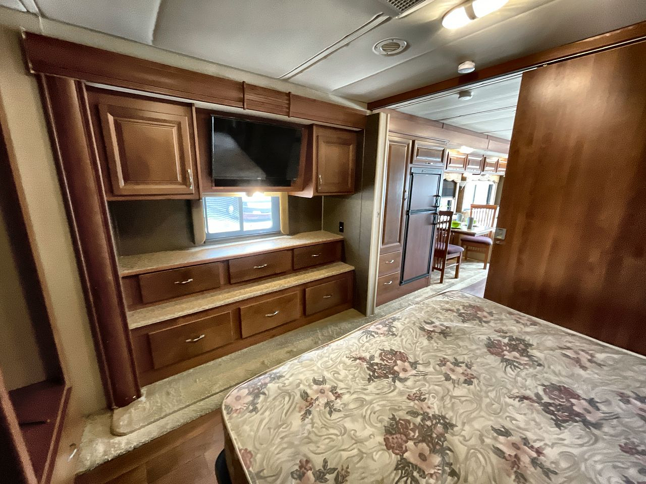 2014 HOLIDAY RAMBLER VACATIONER 33SFD